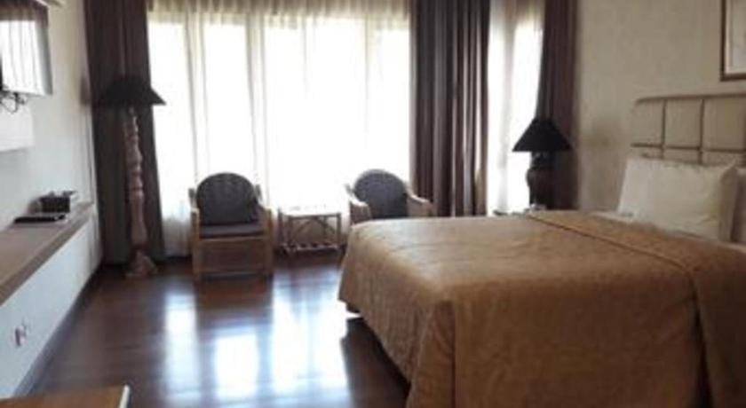 La Oma Hotel Lembang Exterior photo