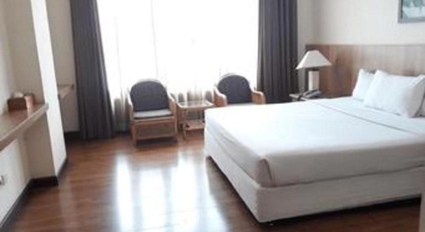 La Oma Hotel Lembang Exterior photo