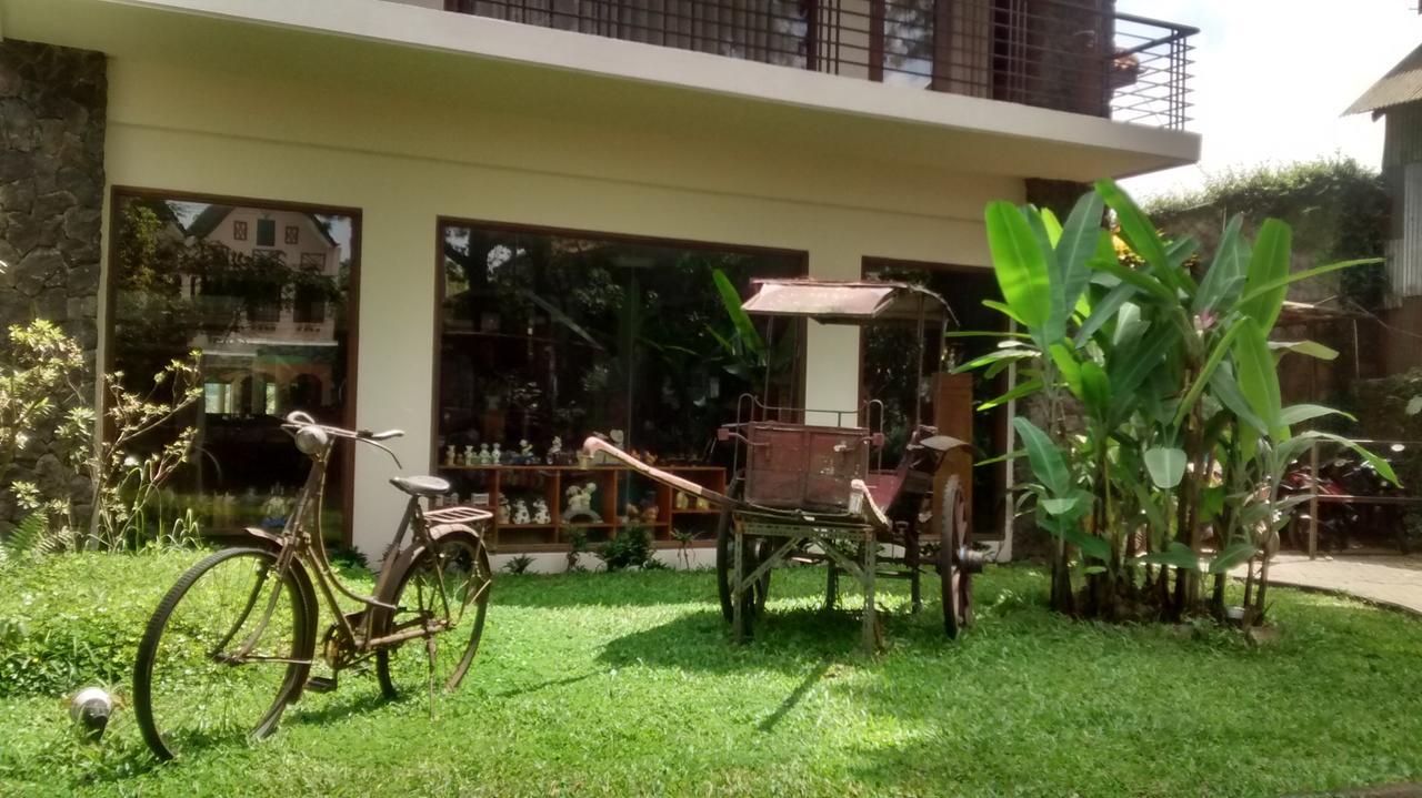 La Oma Hotel Lembang Exterior photo