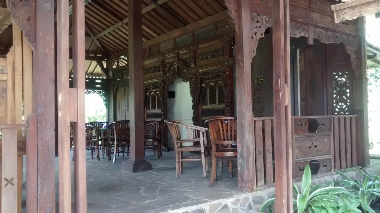 La Oma Hotel Lembang Exterior photo